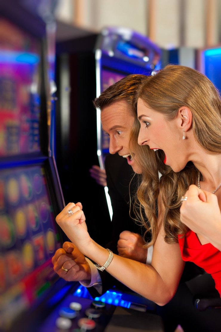 Antarmuka taruhan di meja French Roulette meongwin menunjukkan pilihan taruhan dan batas minimum